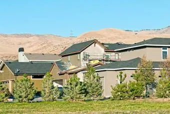 Nyt boligbyggeri i Boise ID med vindfang af træer