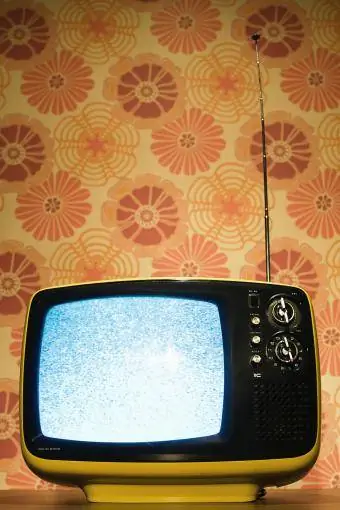Télévision et papier peint des années 1970