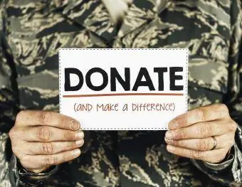Militærtjenestemedlem med donasjonstegn