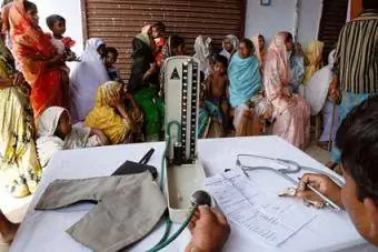 Tabără medicală în satul îndepărtat Jharkhand, India