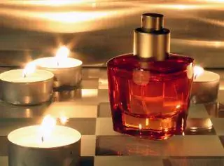 Perfumes e velas