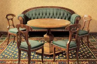 Interior dalam gaya Biedermeier - editorial Getty