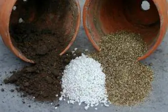 grond, perliet, vermikuliet in potte