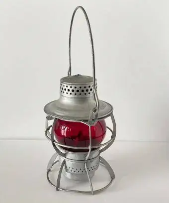 Adlake Kero N. Y. C. S. Lanterna della ferrovia degli anni '40 Dressel Arlington NJ globo di vetro rosso vintage antico da collezione
