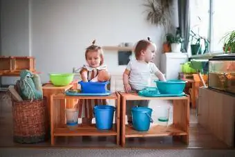 Germans junts a la llar d'infants