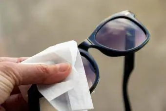 почистване на поляризирани слънчеви очила