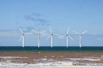 Turbinas de viento en el mar