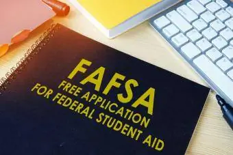 Bezplatná žádost o federální studentskou pomoc (FAFSA)