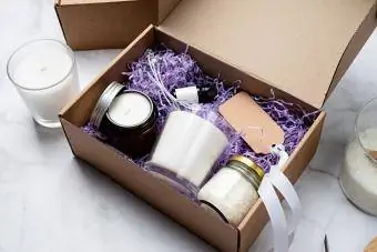 Kotak hadiah lilin