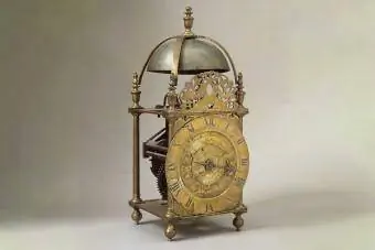 relógio de lanterna antigo por volta de 1900