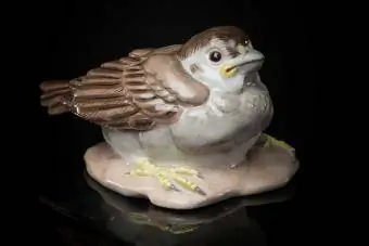 statuetta di uccello in porcellana vintage