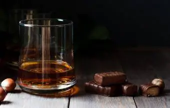 rượu bourbon và sô cô la