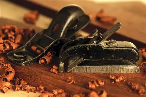 Pagkilala sa mga Antique Wood Plane: Mga Gabay & Mga Manwal