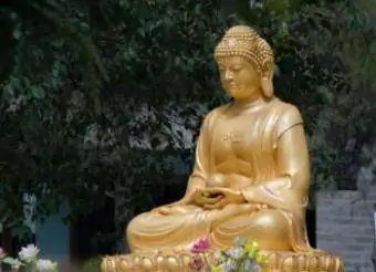 Zlatý pozlacený železný Buddha