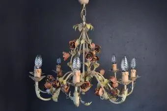 Magagandang Nakamamanghang Tole Flower Chandelier