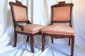 כסאות VICTORIAN EASTLAKE משנות ה-1800