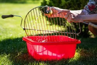 Grillreinigung nach dem Grillen