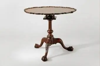 Okrogla čajna miza