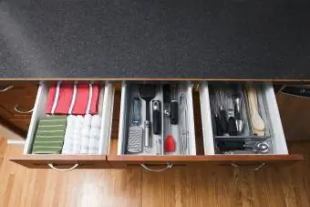 Organizirane kuhinjske ladice