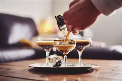 Recepta de Martini de xocolata Baileys: afegir una puntada dolça