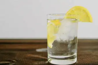 Vodka Soda dengan Lemon