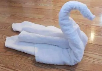 serviette cygne étape 3