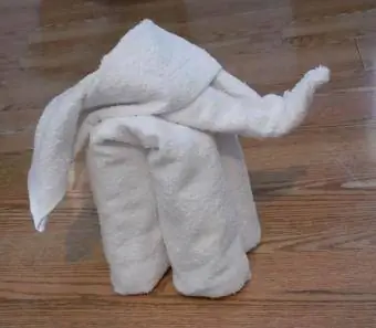 ręcznikowy słoń krok 3
