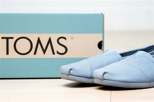 So reinigen Sie Toms Schuhe & H alten Sie sie frisch