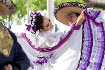 Mexico, Jalisco, Xiutla-danser, folkloristiske mexicanske dansere