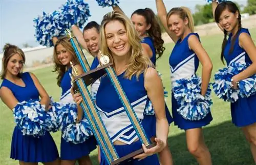 Storia della cheerleader competitiva