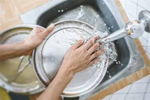 Oson porlash uchun zanglamaydigan po'latdan yasalgan idishlarni qanday tozalash kerak