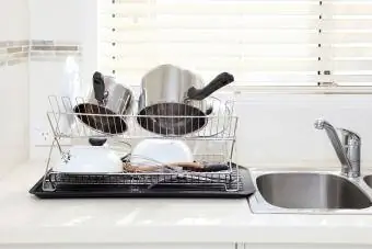 Bulaşıkları yıkadıktan sonra temizleyin
