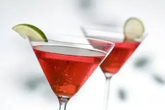 Apple martini dengan vodka Three Olives