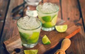 Verfrissend drankje Caipirinha-cocktail