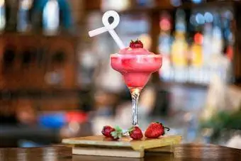 Daiquiri aux fraises sur table