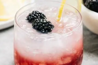 Klasický Bramble Mocktail