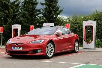 Tesla Model S Elektrikli Araç