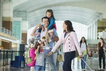 bandara perjalanan liburan keluarga