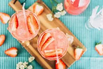 Mocktail Seltzer cu căpșuni spumante Virgin