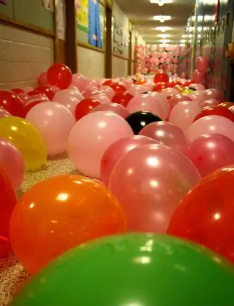 Ballon-Streicharbeit für Senioren