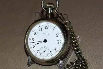 Винтидж американски джобен часовник W altham с отворена повърхност