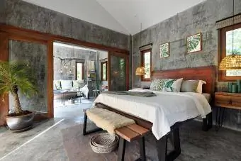 Lüks tropikal resort yatak odası