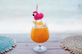 Bahama mama cocktail