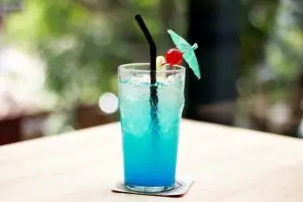 Blå våg cocktail