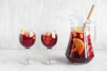 Červené víno sangria alebo punč