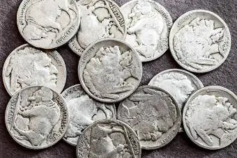 Zbirka starih cirkuliranih bivoljih novčića