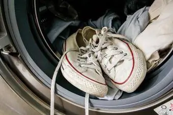 Sneakers in de wasmachine