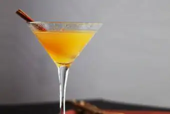 Elma şarabı martini