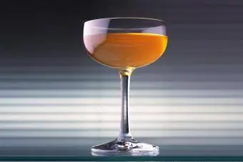 Martini de maçã com bordo