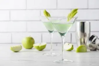 Cocktail ya Apple Martini